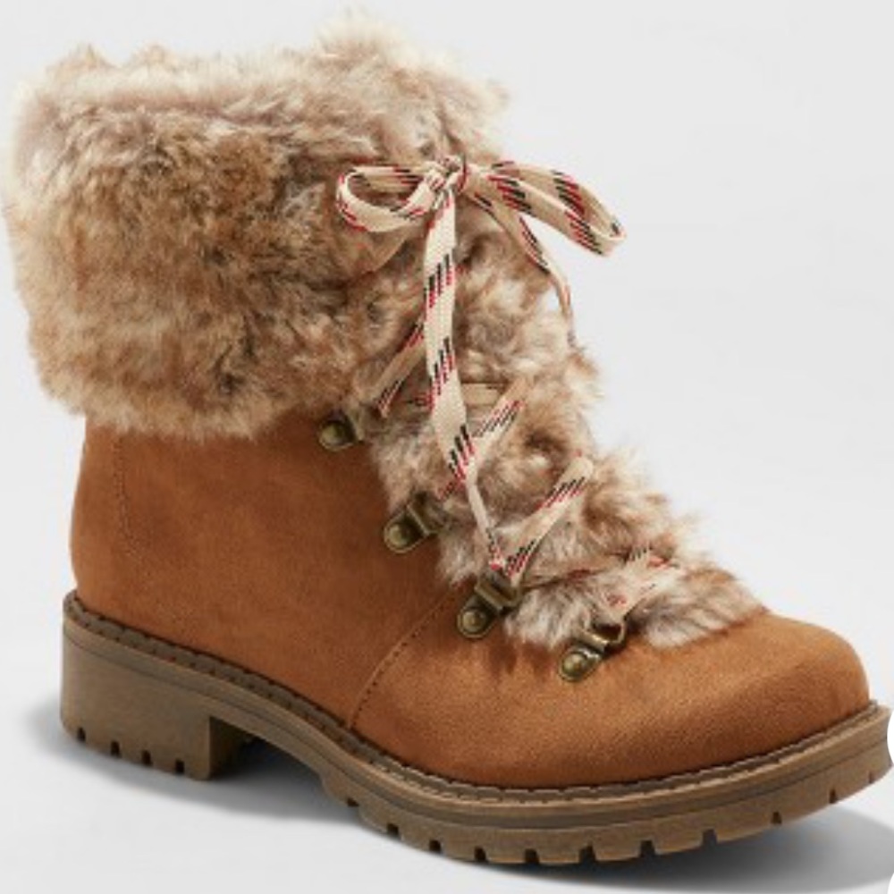 NWOT Target Women’s Lilliana Faux Fur Lace Up Boots Universal Threads Chestnut